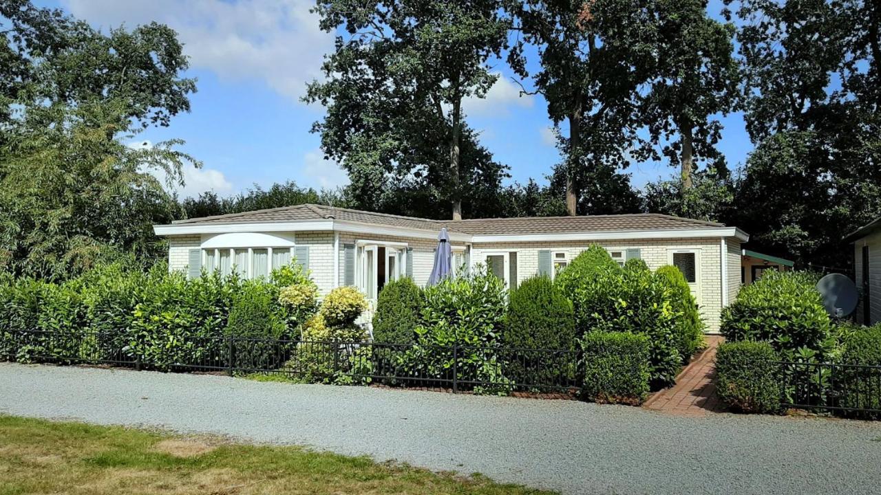 Chalet 42 'Vuursteenberg' Bospark Ijsselheide Zwolle Hattemerbroek 외부 사진